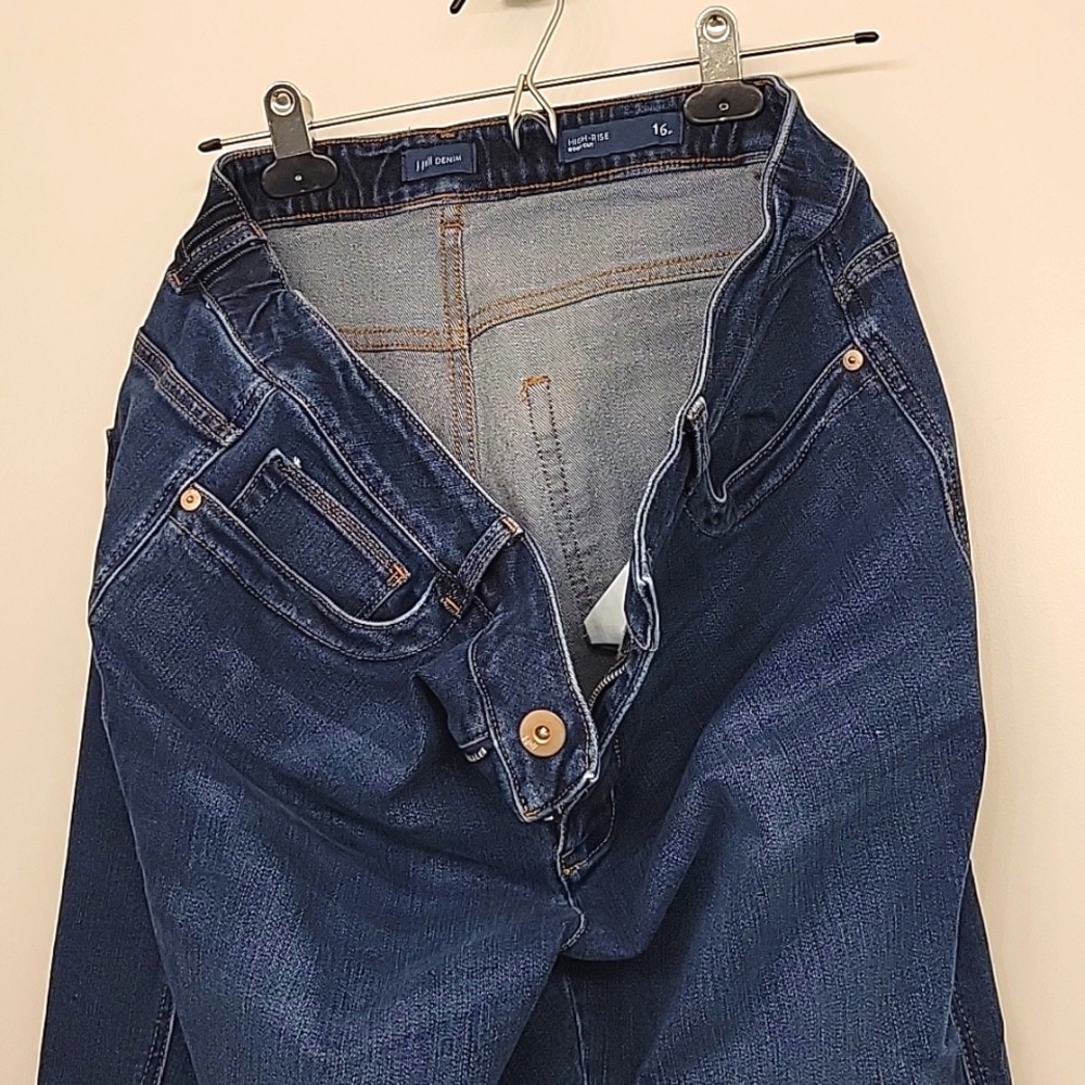 J Jill Jean. Size 16p. Flattering High rise boot cut w/gentle gathered waist.